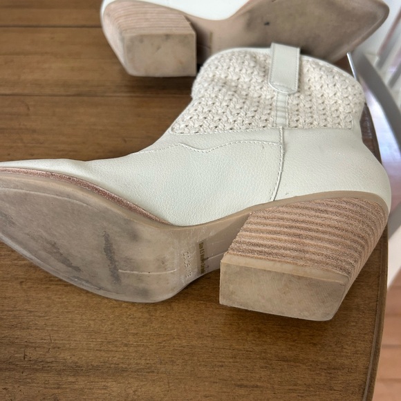 Dolce Vita Lagos Cream Western Bootie 6.5 - Picture 5 of 14